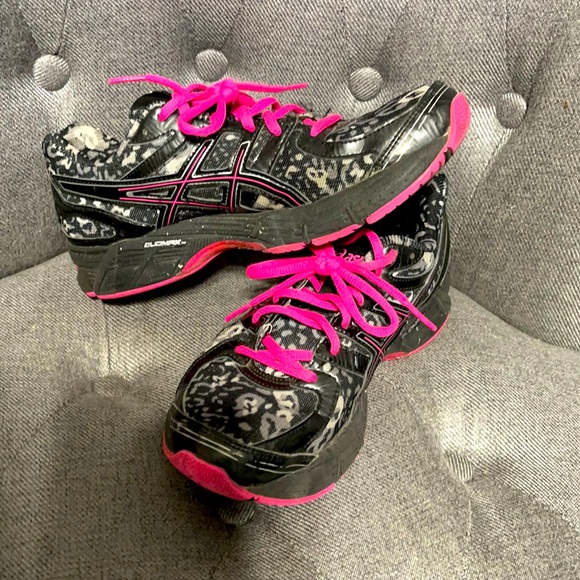 asics leopard print